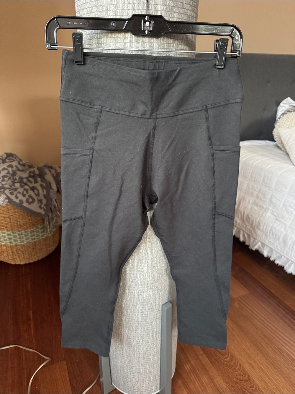 Pact Black Capri Leggings with High Waist